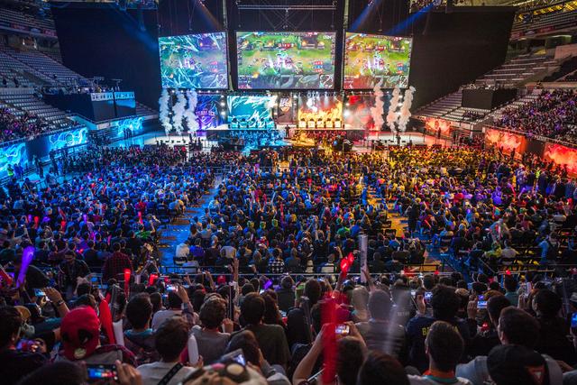 图冲击篮筐 图冲击篮筐