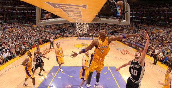 球迷欢呼 球迷欢呼